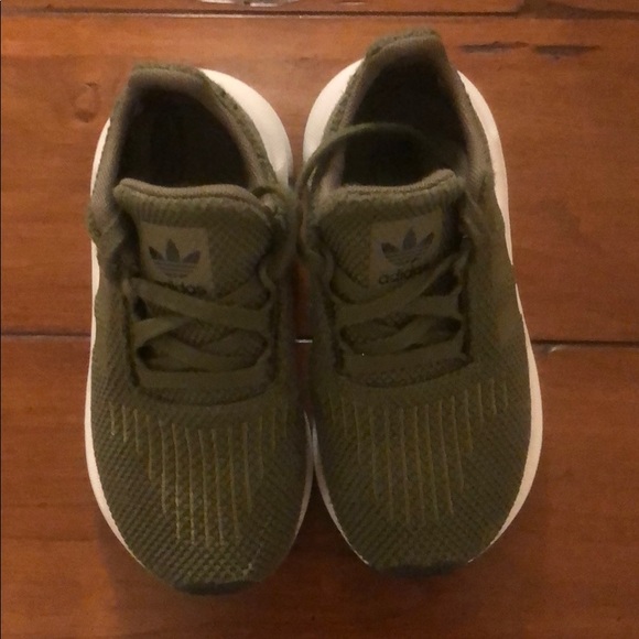 adidas sneakers army green